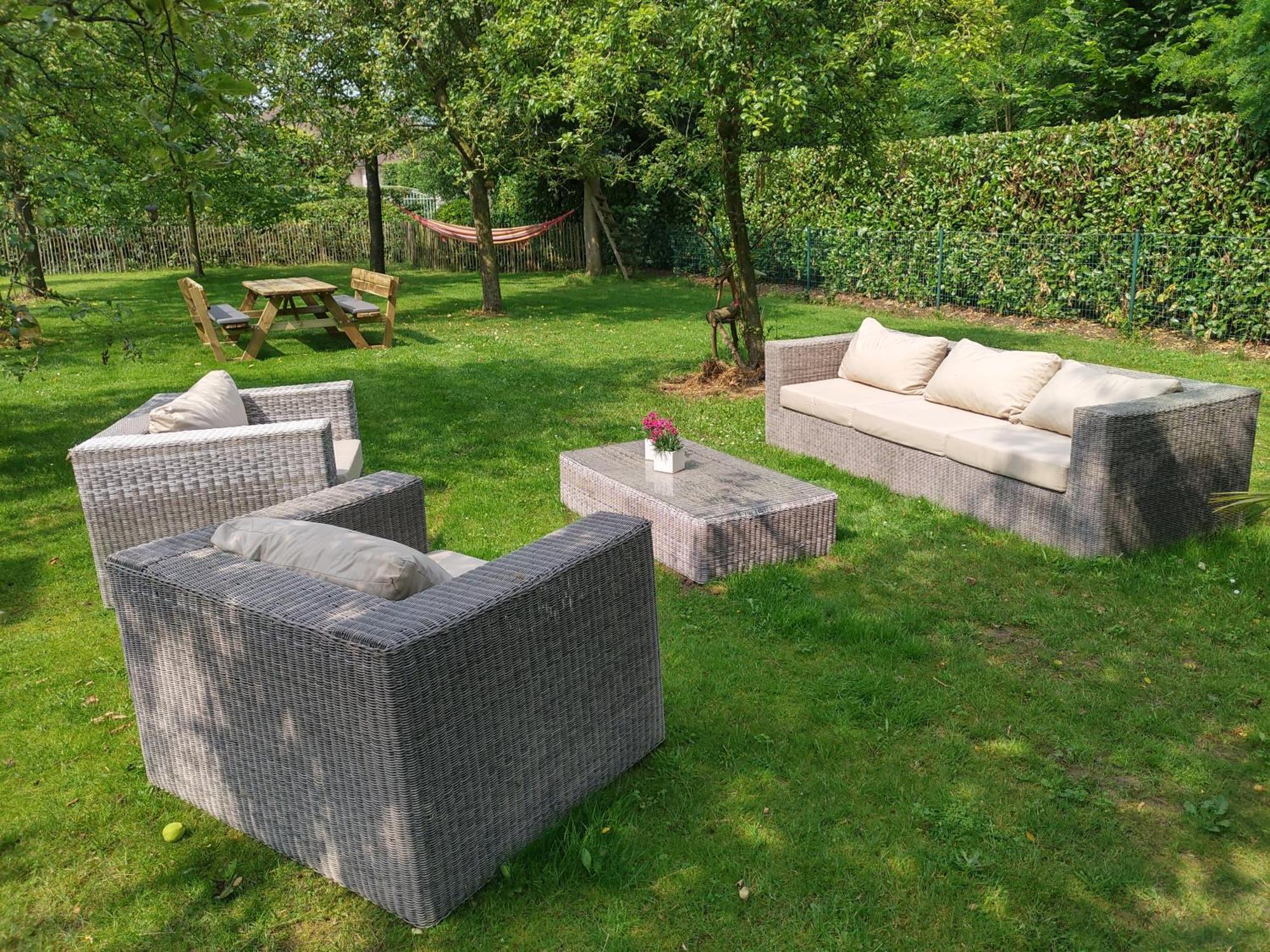 The Two Oaks - Private Garden For Guests Villa Hertsberge ภายนอก รูปภาพ