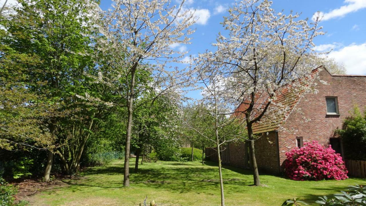 The Two Oaks - Private Garden For Guests Villa Hertsberge ภายนอก รูปภาพ