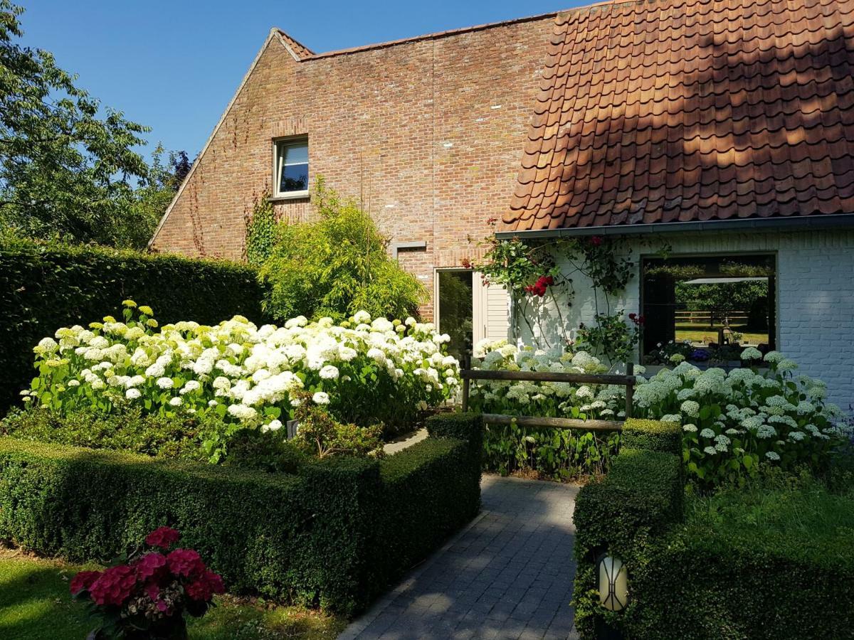The Two Oaks - Private Garden For Guests Villa Hertsberge ภายนอก รูปภาพ